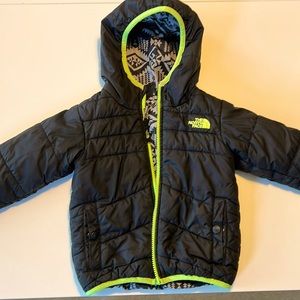 Boys 4T “The North Face”  reversible winter jacket. Excellent condition.
